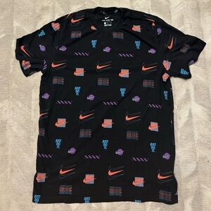 Nike T Shirt with Nike logos - black size L